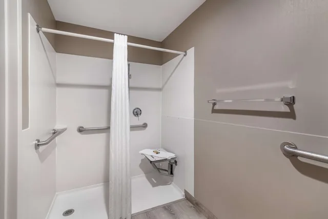 غرفة قياسية بسرير كينج لذوي الإعاقة، Best Western Plus Executive Court Inn & Conference Center 5/6