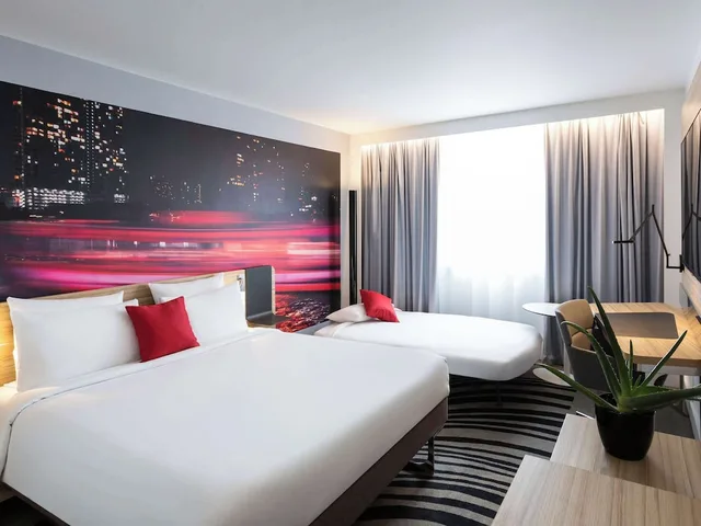 Family, Double and Twin Beds, Novotel Bordeaux Centre 2/10