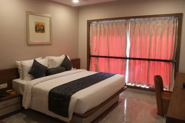 غرفة بريميوم تنفيذية بسرير كينج، Nest Beacon Hotel Daman 3/3