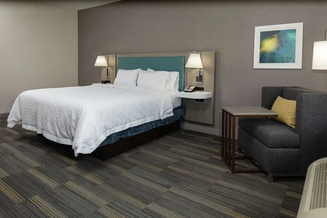King Room W Microwave and Fridge، Hampton Inn Dunedin Fl 2/3
