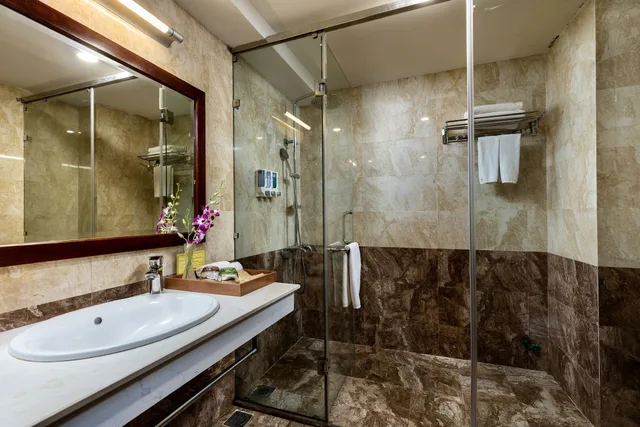 غرفة ديلوكس بسرير كينج بإطلالة على الجبل، Sapa Diamond Hotel 3/3