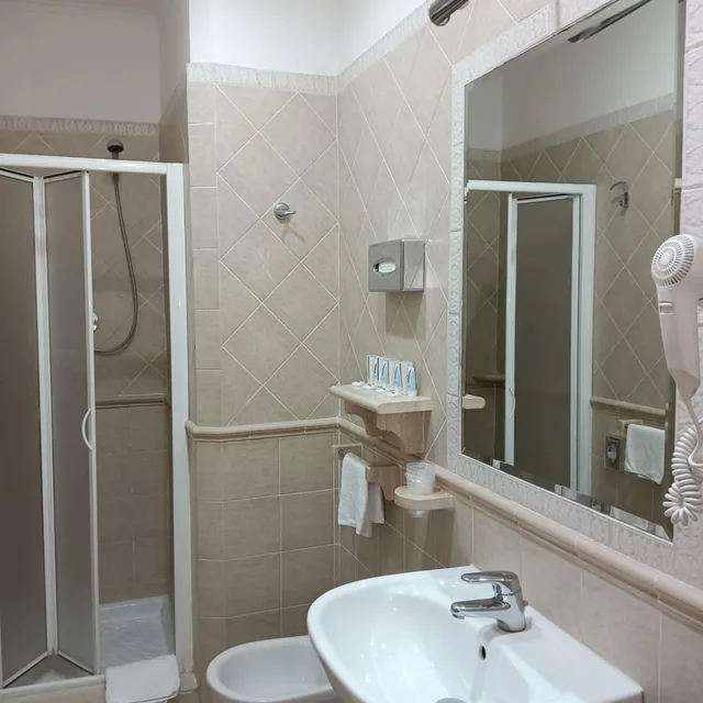 غرفة عائلية، Hotel Riviera Fiumicino 5/6