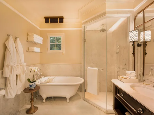 Charlie Chaplin, Suite, King Bed, Heritage Wing، Sofitel Legend Metropole Hanoi Hotel 3/3