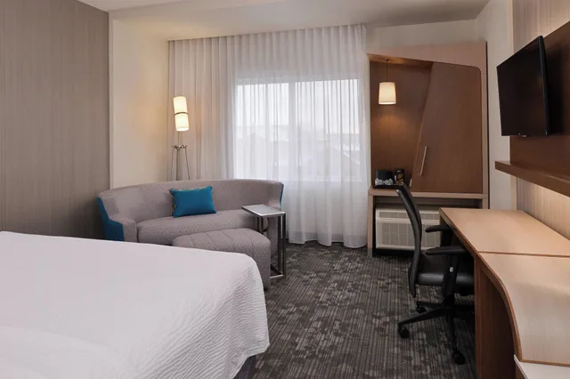 غرفة بسرير مزدوج لذوي الإعاقة، Courtyard By Marriott Toledo North 1/4