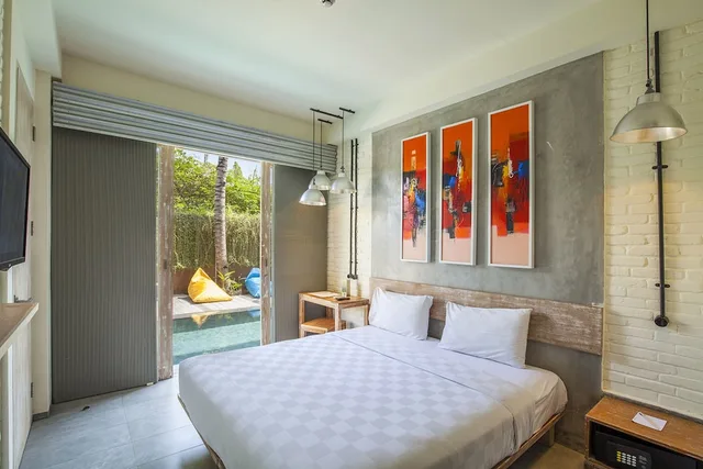 Deluxe, Double Bed, Pool Access, FRii Bali Echo Beach 2/7