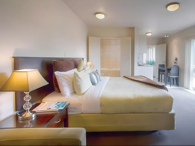 جناح تنفيذي، Delago Motel 2/2