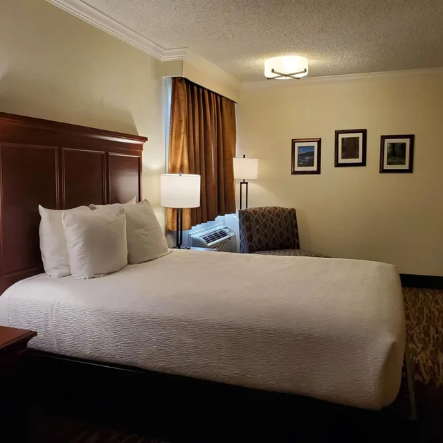 غرفة بسرير كوين، Best Western Plus Humboldt House Inn 1/5