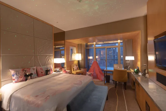 غرفة بريميوم بسرير كينج وسريرين منفصلين، Intercontinental Ningbo 7/15