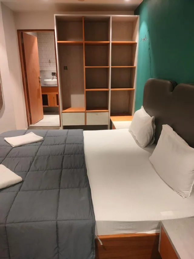 جناح شهر العسل بسرير كينج، Joey's Hostel 2/2