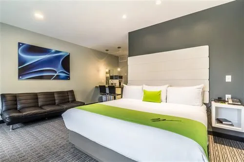 Standard, King Bed, The Wallhouse Hotel, an Ascend Collection Hotel 1/1