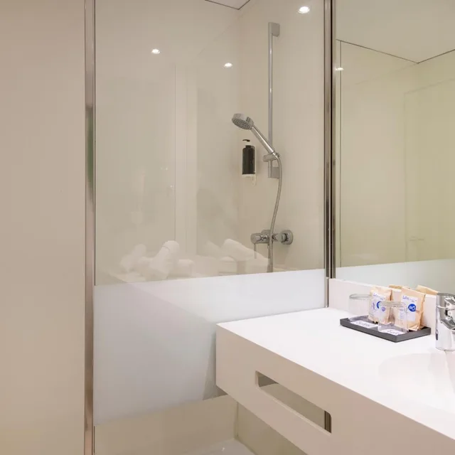جناح بشرفة، Hotel Tahiti Playa 4/5