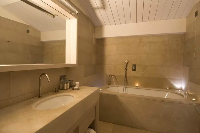 جناح بسرير مزدوج بشرفة مع أريكة، Relais Histo San Pietro sul Mar Piccolo 5/9