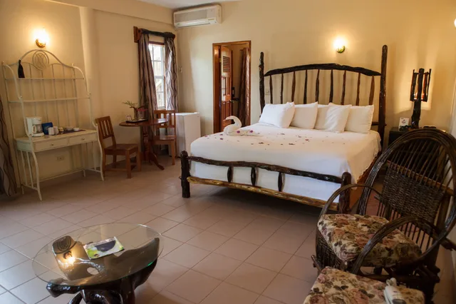 غرفة بسريرين كوين بإطلالة على النهر، Black Orchid Resort 4/5