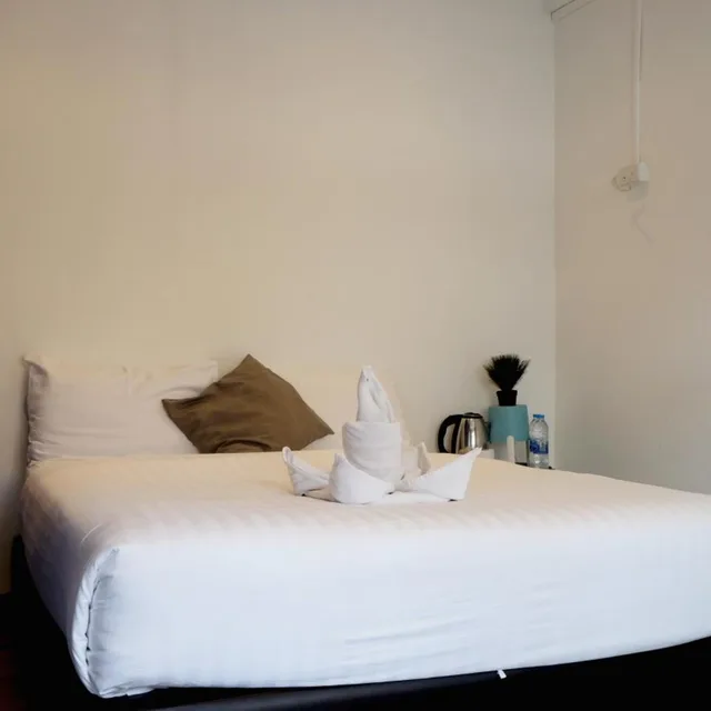 غرفة بسرير كينج بحمام مشترك، Sleep With Me Bangkok - BTS Phra Khanong 1/2