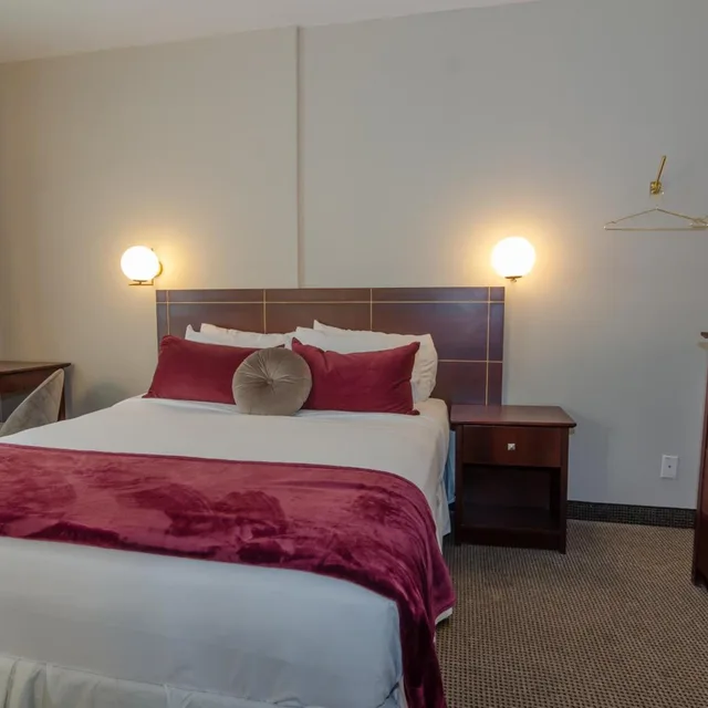 غرفة بسرير كوين بجاكوزي، Hotel Dorion 9/10