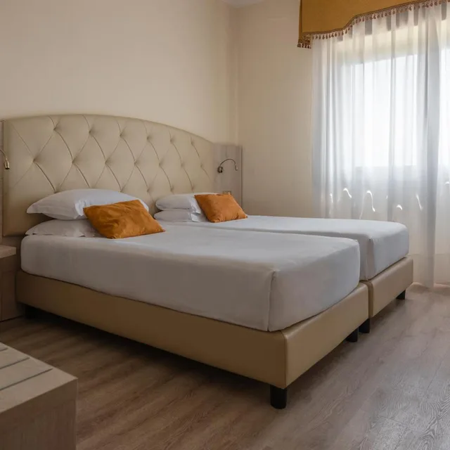 جناح متصل، Castello Hotel 1/10