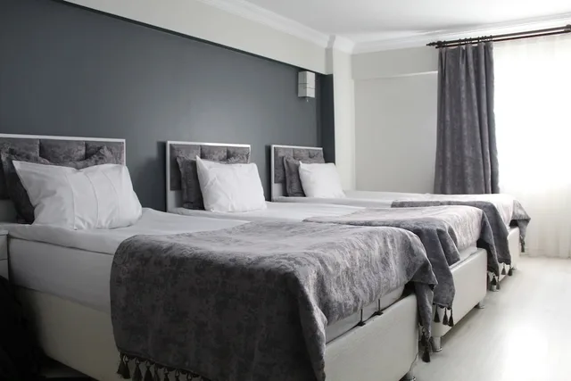 غرفة ديلوكس بسرير مزدوج بشرفة، Oban Suites 4/10