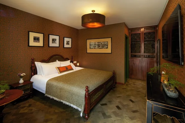 غرفة كلاسيكية بسرير كوين بإطلالة على الفناء في الطابق الأرضي، Hotel Cote Cour Beijing 1/2