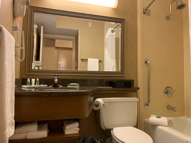 غرفة بسريرين مزدوجين، Holiday Inn Johnstown-Downtown 1/2