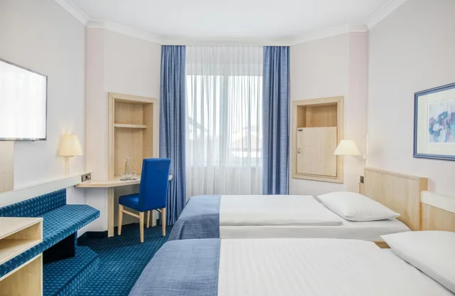Family, Triple, INTERCITYHOTEL ERFURT 1/1