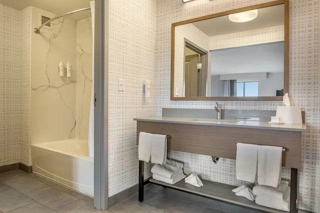 جناح بسريرين كوين مع أريكة، Hampton Inn And Suites Cincinnati Uptown University Area Oh 2/2