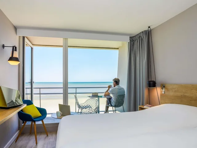 غرفة قياسية بسريرين منفصلين بإطلالة على البحر بشرفة، Ibis Le Touquet Thalassa 4/9