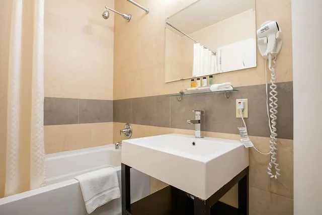 جناح بسريرين منفصلين، Pointe Plaza Hotel 2/2