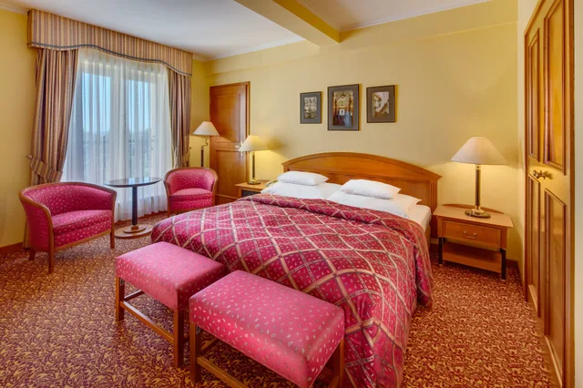 غرفة قياسية بسرير كينج، Savoy Hotel Prague 8/10