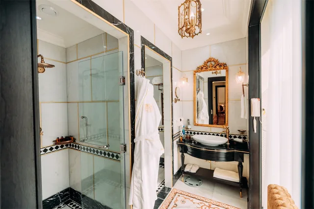 جناح بريميير، Golden Palace Hotel Yerevan 3/3