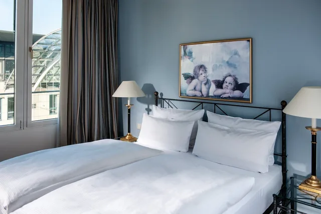 Standard, King Bed, Hotel Elbflorenz Dresden 2/2