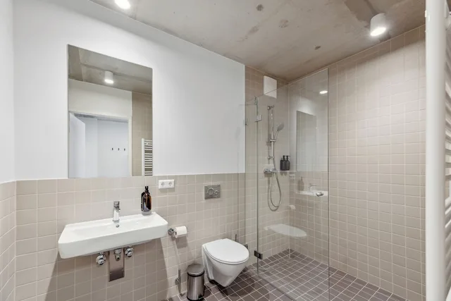 Urban, Premium, Studio, Queen Bed، Habyt Berlin Waterfront 7/7