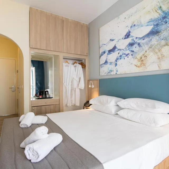 غرفة سوبيريور بسرير مزدوج، Opera Blue Hotel Gouvia - Across Hotels & Resorts 3/8
