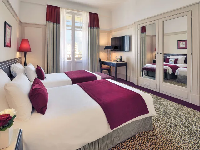 غرفة سوبيريور عائلية بسرير مزدوج مع أريكة، Hotel Plaza Biarritz Plage - Handwritten Collection 2/10
