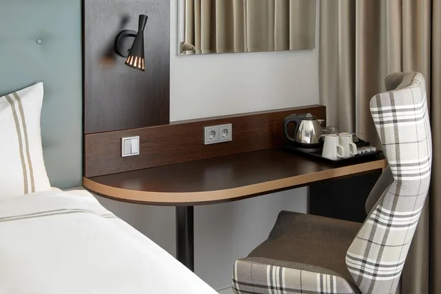 غرفة قياسية ثلاثية، Premier Inn Cologne City Mediapark Hotel 9/9
