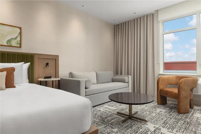 Room, King Bed, Sofa, Kitchenette, Hotel Railwayparc Montreal, Tapestry Collection by Hilton 2/3