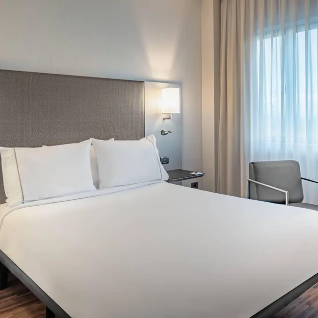 غرفة قياسية بسرير كوين، Ac Hotel San Sebastian de Los Reyes By Marriott 6/8