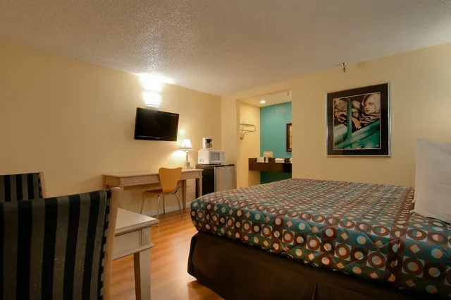 غرفة ديلوكس بسرير كينج، Vagabond Inn Bakersfield South 5/10