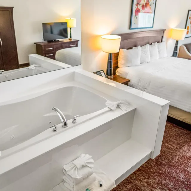 غرفة بسرير كينج بجاكوزي، Crystal Inn Hotel & Suites Salt Lake City 7/9