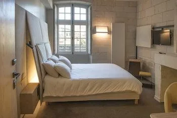Suite, 1 Double and 1 Single Bed, Sofa, Living Area, Fontevraud L Ermitage 1/1