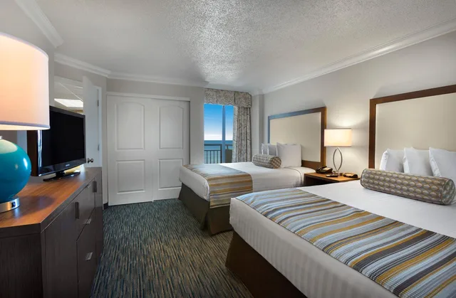 1 Bedroom, Premium, Suite, Murphy Bed, 2 Queen Beds, Ocean Front، Coral Beach Resort Hotel Suites 1/1