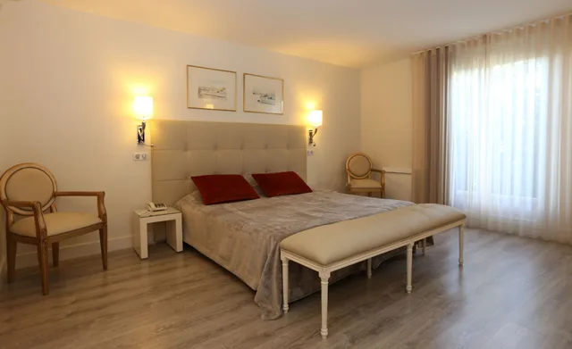 غرفة سوبيريور بسريرين منفصلين مع أريكة، Les Criquets HÔtel Restaurant Spa 1/4