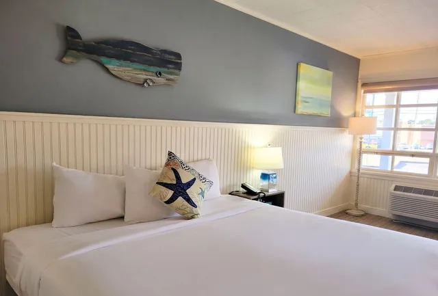 غرفة بسرير كينج بمطبخ صغير لذوي الإعاقة، The Circle Hotel Fairfield 1/6