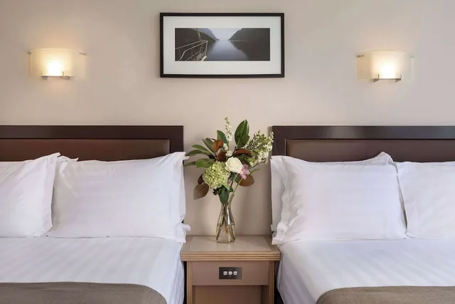 Deluxe, 2 Queen Beds, Valley View، Rydges Rotorua 2/3
