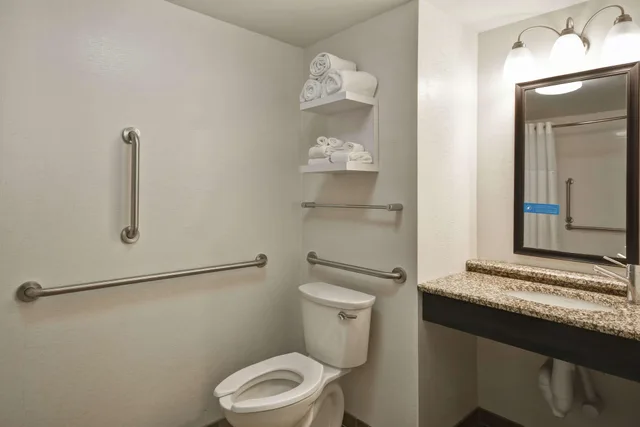 غرفة بسرير كوين، Hampton Inn Detroit/Madison Heights/South Troy 3/3