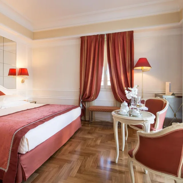غرفة ديلوكس بسرير مزدوج أو سريرين منفصلين بشرفة، Grand Hotel Des Bains 2/6