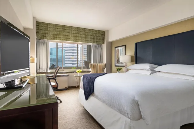 Executive, King Bed, The Stamford Hotel 1/4