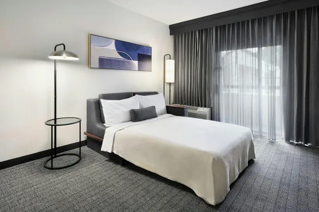 غرفة بسرير مزدوج لذوي الإعاقة، Courtyard by Marriott Atlanta Duluth/Gwinnett Place 2/4