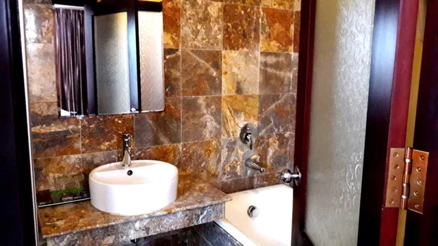 غرفة ديلوكس ثلاثية بسرير كوين وسرير فردي بإطلالة على المدينة، Vian Hotel 6/7
