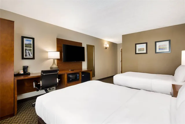 Room, 2 Double Beds, Comfort Inn Lexington Virginia Horse Center 1/4