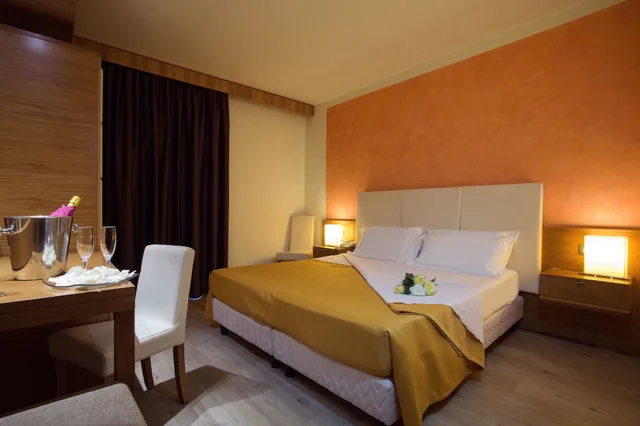Room, Double Bed, Hotel Galilei 2/5